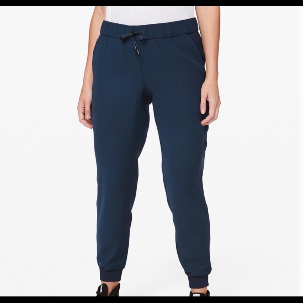 Lulu lemon on the fly joggers size 6